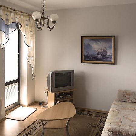 Paernu Karusselli Beach Apartment ภายนอก รูปภาพ